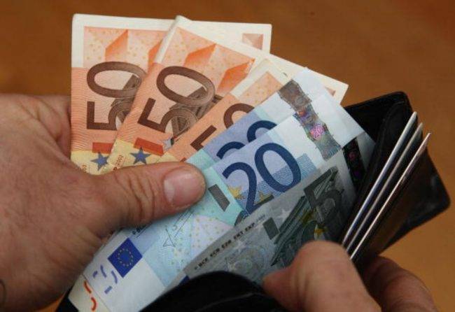 Stipendio, soldi euro