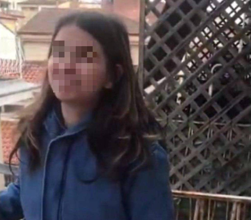 Giada Lepore: la giovanissima cantante che si esibisce dal balcone