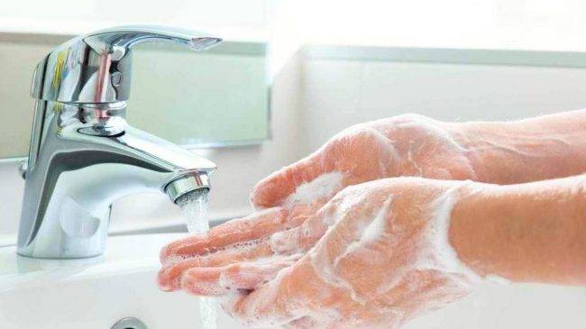 Coronavirus, The Guardian: ritornelli per lavare le mani in 20 secondi