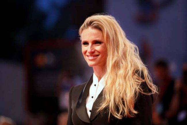 Michelle Hunziker in diretta mentre si allena: che fatica!