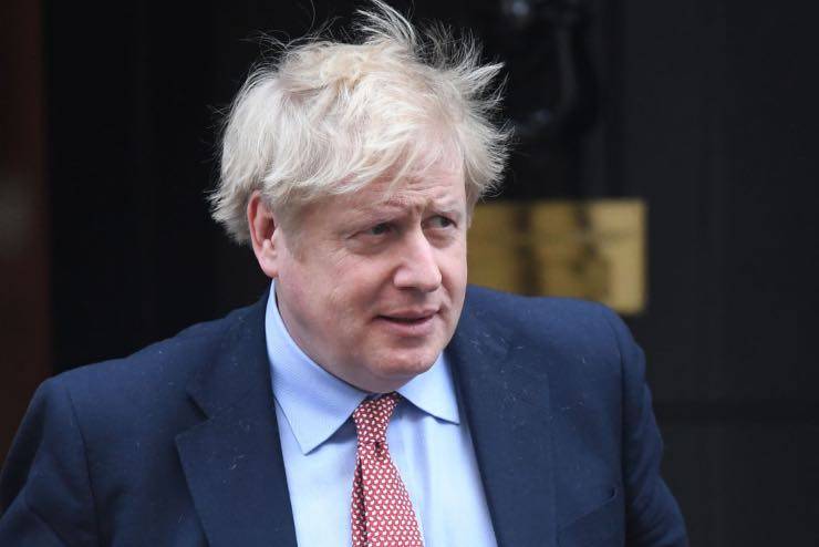 Boris Johnson si aggrava, terapia intensiva: Regno Unito sotto shock