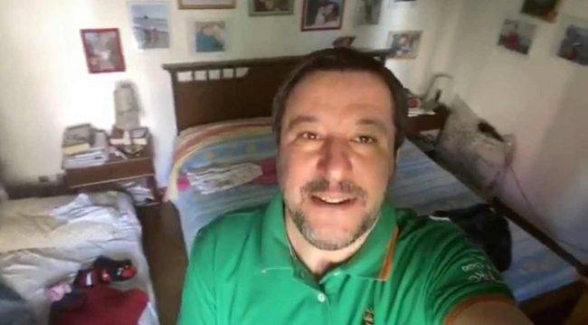 Matteo Salvini camera da letto (fonte Facebook)