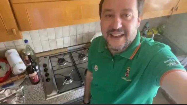 Matteo Salvini cucina (fonte Facebook)
