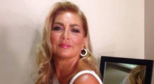 Romina Power nel mirino di Striscia: inaccettabile "questo vestito"