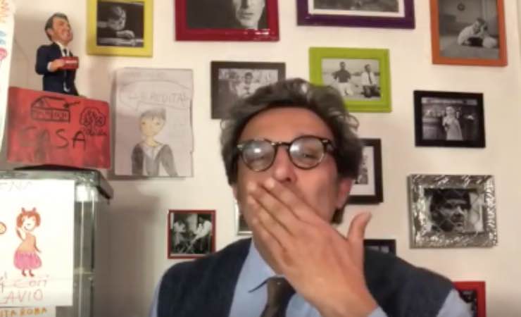 Flavio Insinna, cuore grande: emozione per una madre ricoverata