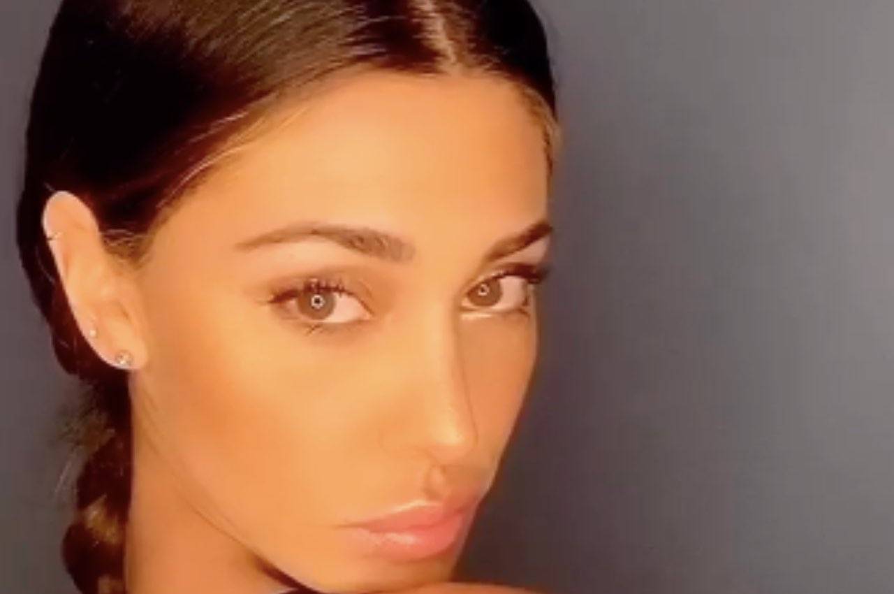 Belen Rodriguez, lo sfogo: "Smettere di vivere per l’accettazione..."