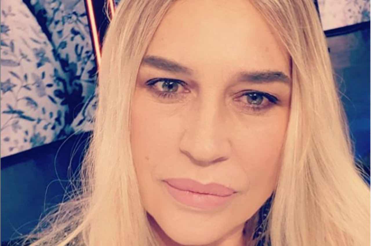 Lory Del Santo in ansia: "Rischiamo la guerra per le strade"