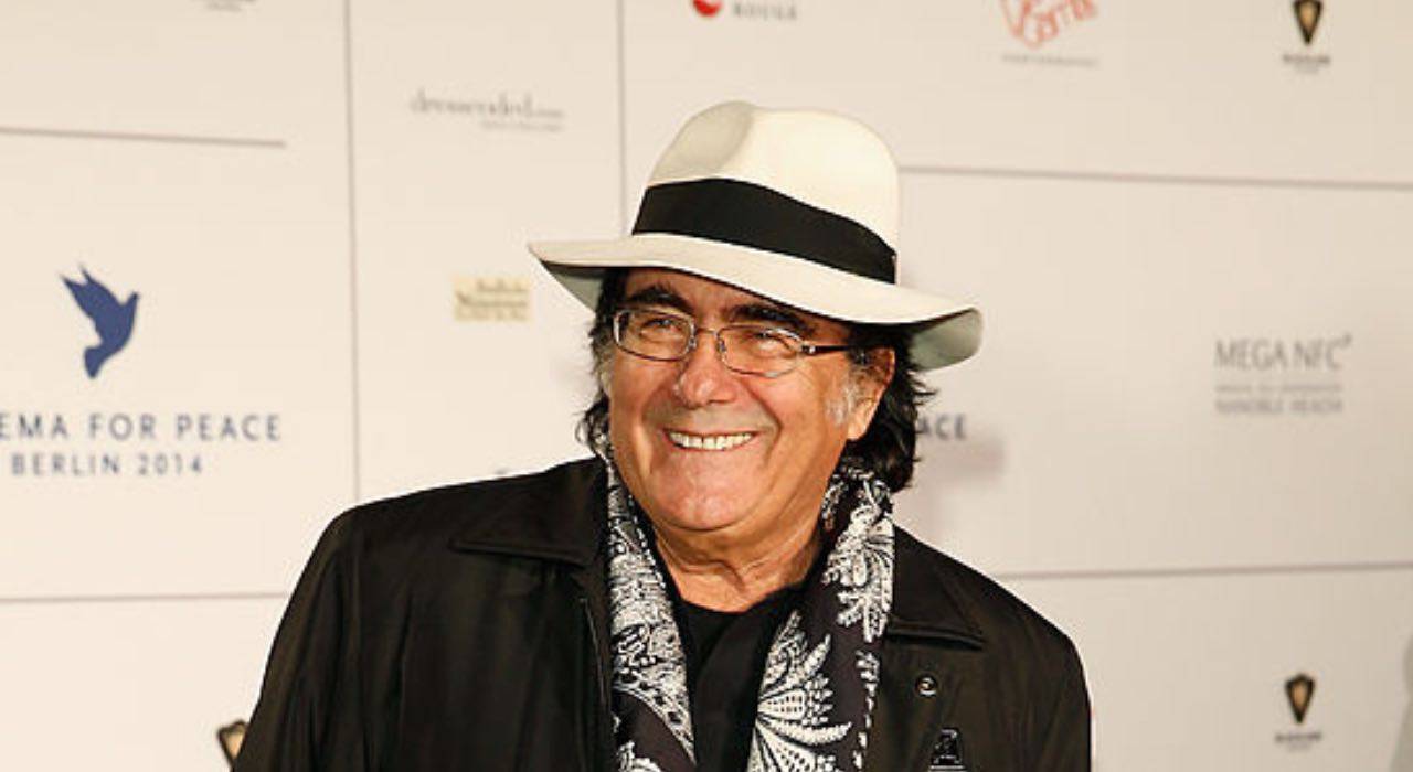 Albano Carrisi, 6 torte per lui: ma al compleanno ha occhi solo per lei