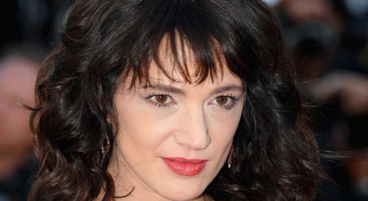 Asia Argento rivela: "Ho paura del mondo, ho paura di uscire"