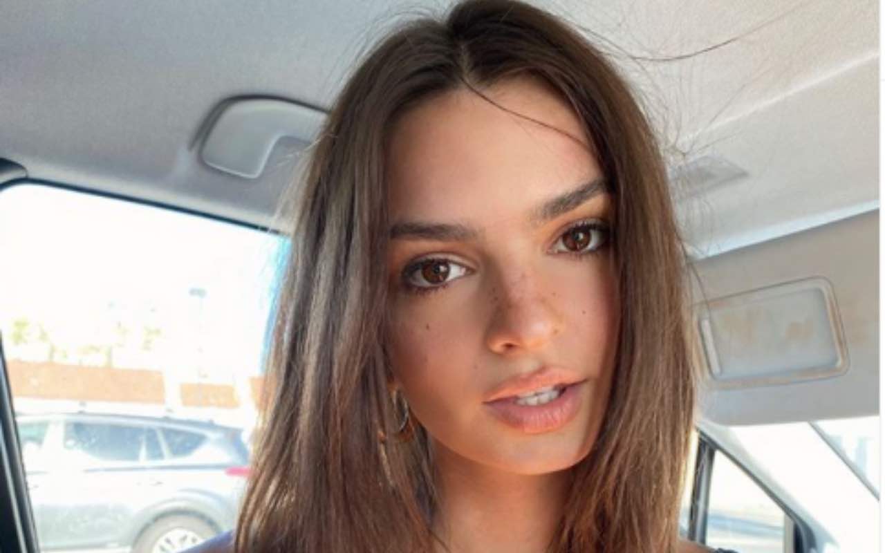 Emily Ratajkowski ricorda il MET GALA 2019: e voi ricordate il suo abito?