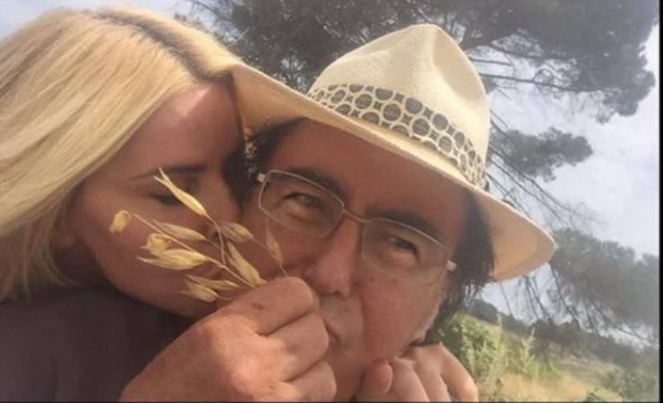 Albano Carrisi, 6 torte per lui: ma al compleanno ha occhi solo per lei