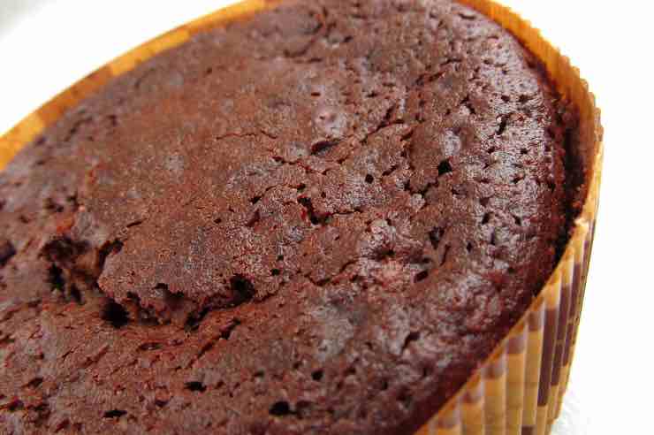 Torta all'acqua, la ricetta passo passo pratica e molto economica