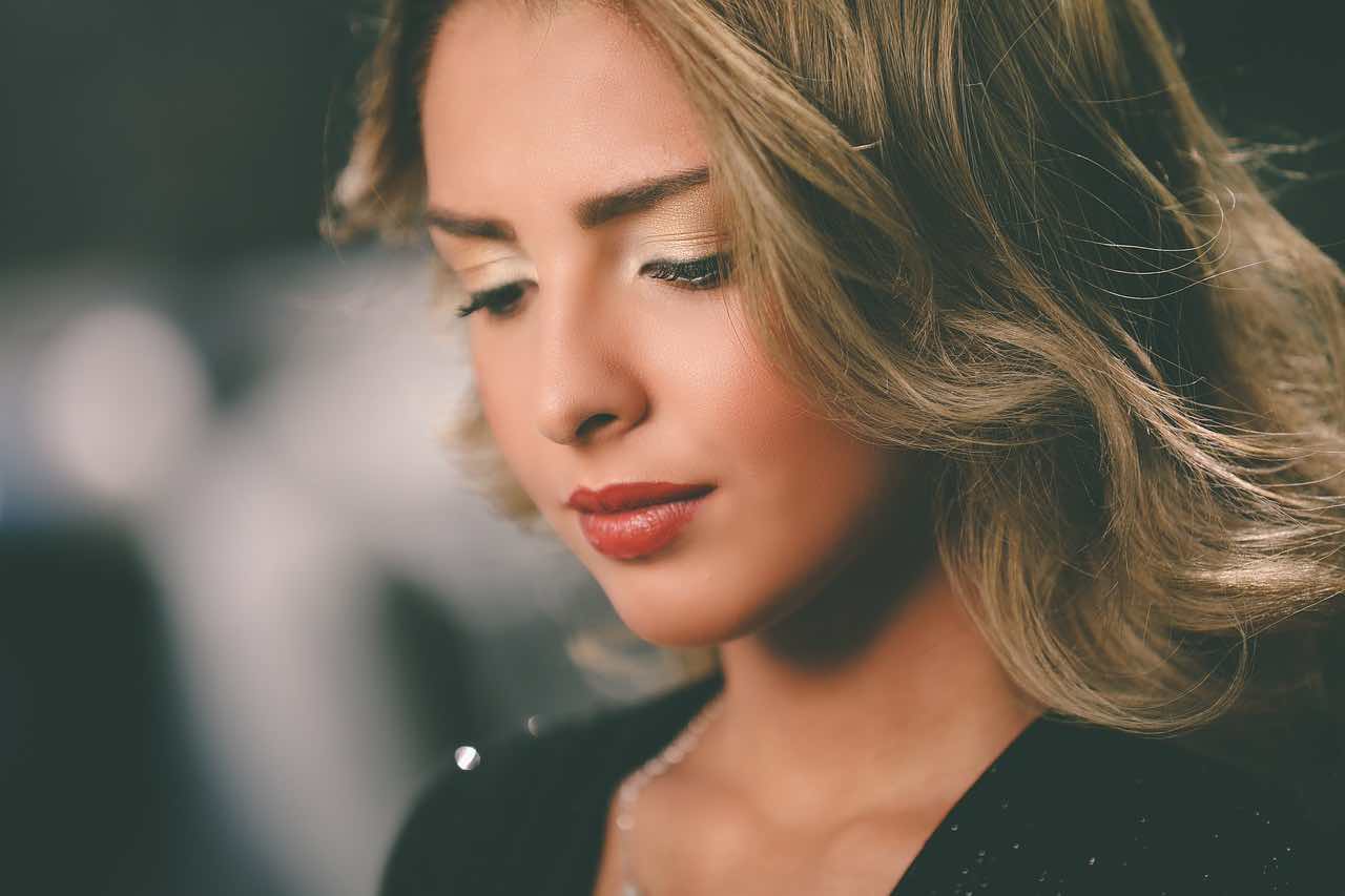 Ice roller, come si usa? Ecco come riduce rughe e mal di testa