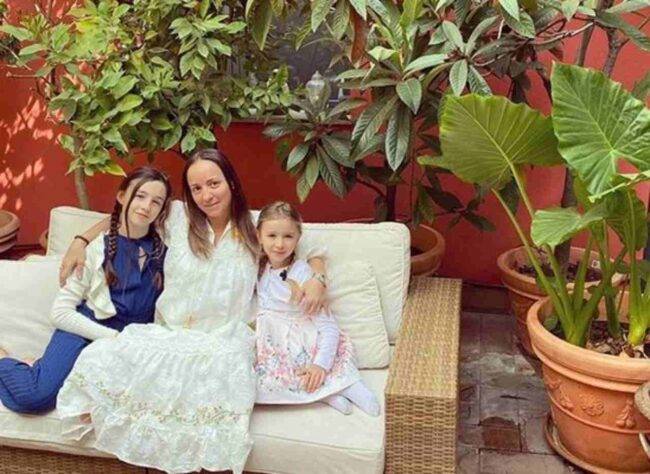Camila Raznovich e figlie (fonte Instagram @camilaraznovich)