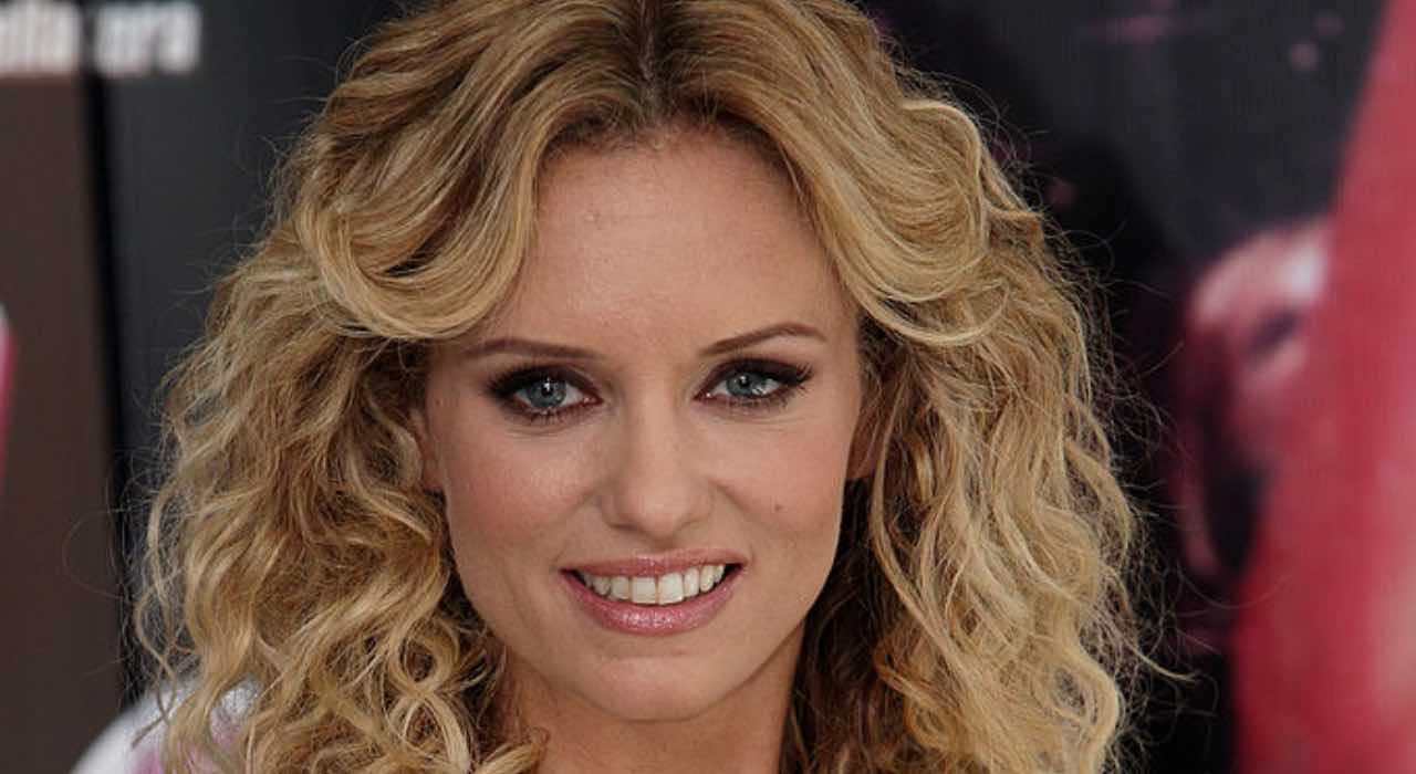 Justine Mattera lingerie: troppo sexy e i fan vedono doppio