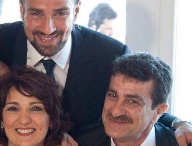 Mario Biondo e genitori (fonte Facebook @ Santina D'Alessandro Biondo)