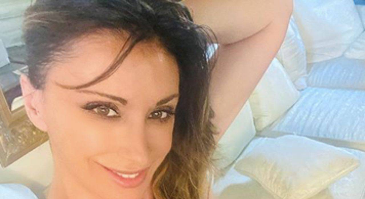 Sabrina Salerno madrenatura abbronzata: ma i fan sono cotti di lei