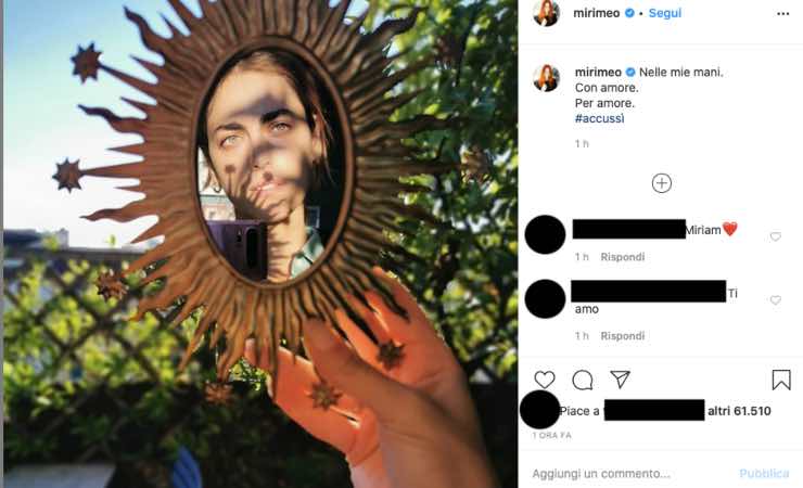 Miriam Leone la più bella del reame: regina degli specchi nella foto