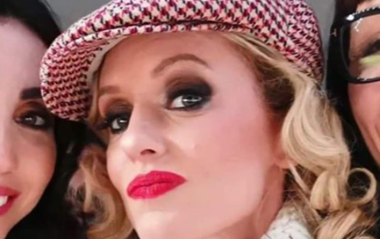 Justine Mattera, posa sexy tra desideri e voglie - FOTO