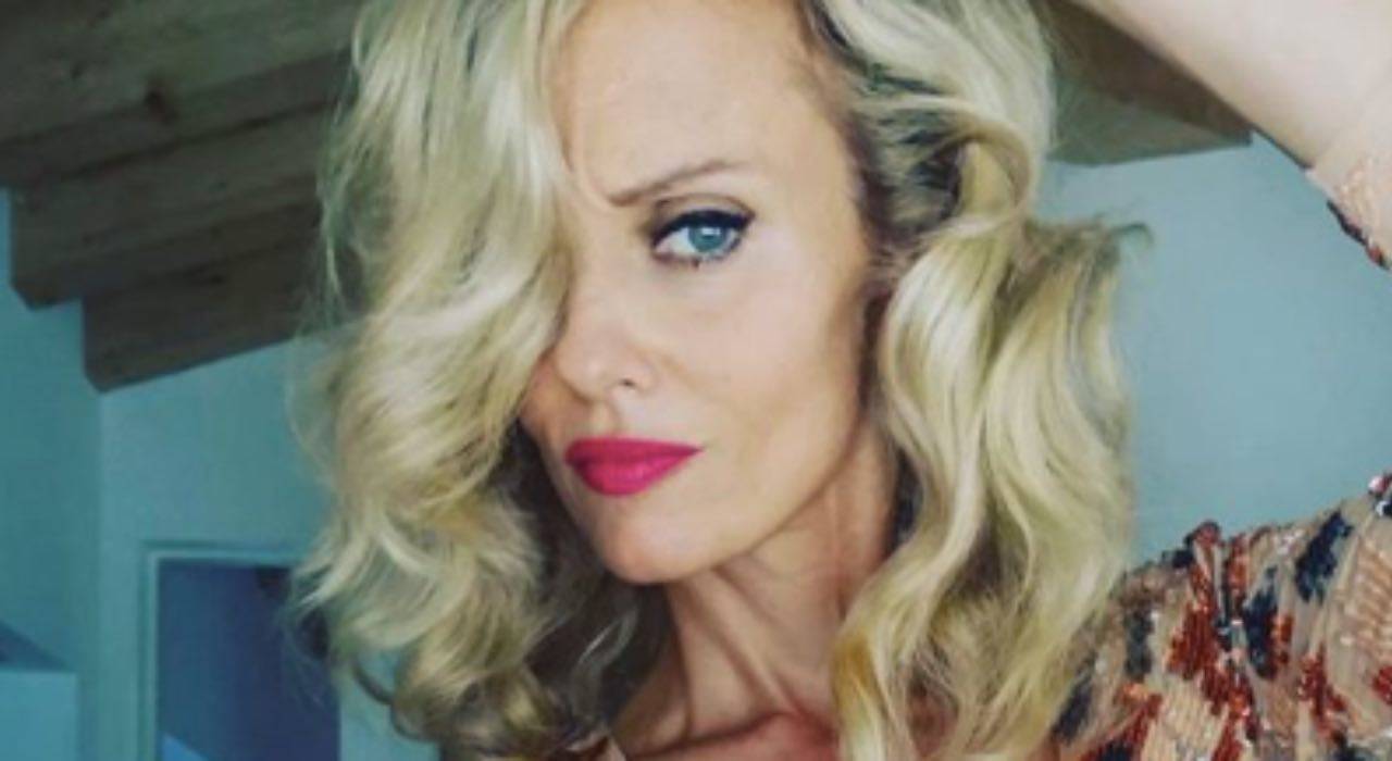 Justine Mattera lingerie da sogno: fan curiosi per quel dettaglio