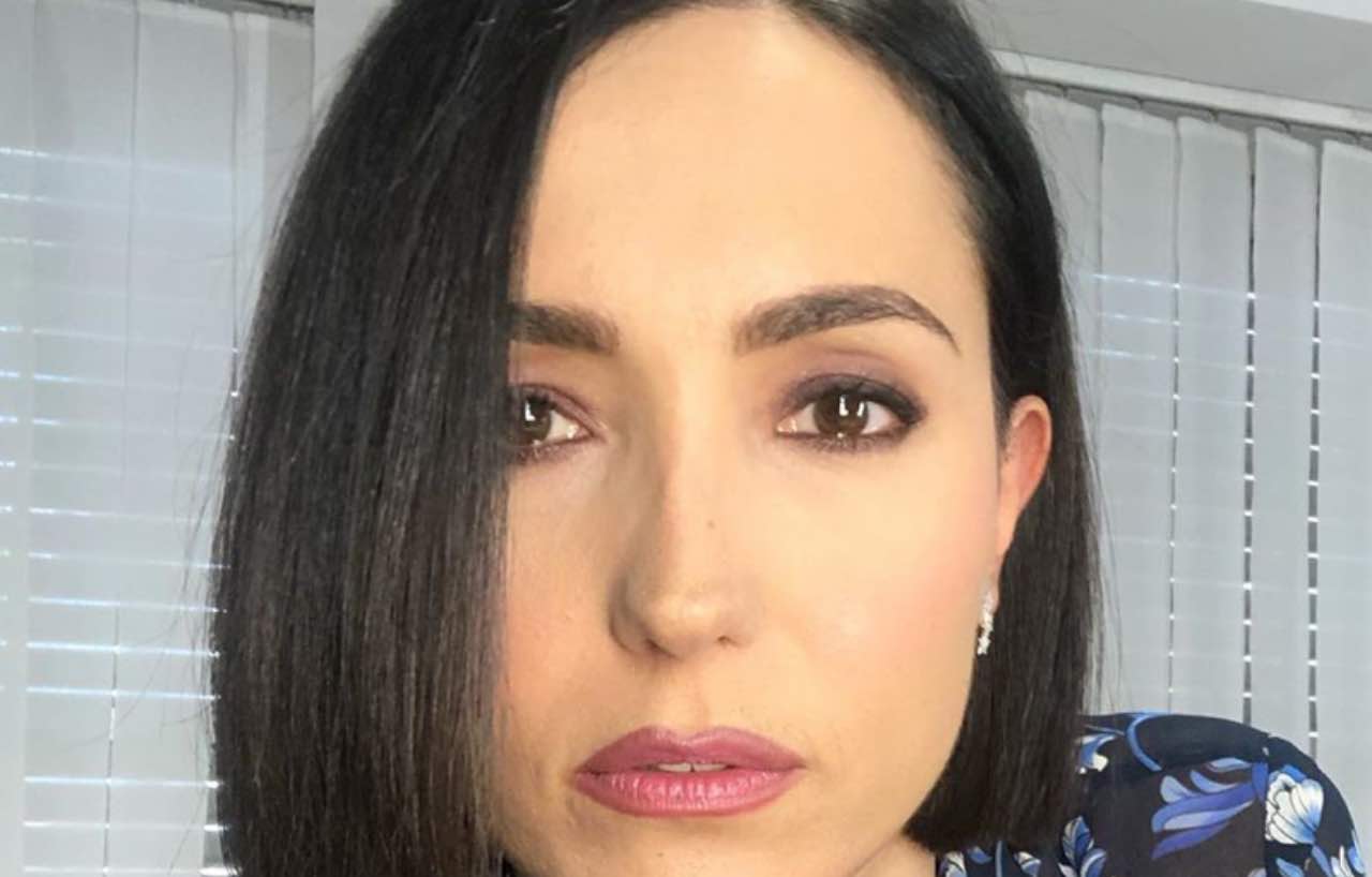 Enorme scivolone per Caterina Balivo: "Mi scuso per non aver corretto"