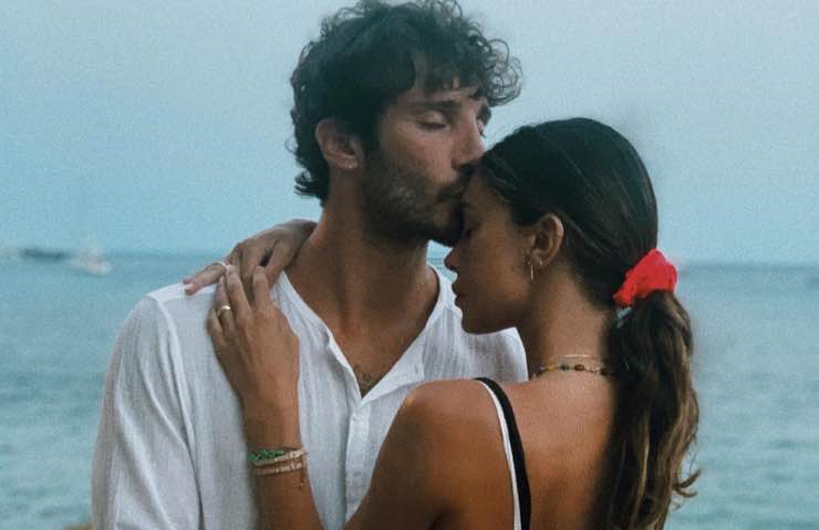 Stefano De Martino e Belen più lontani: questo gesto sa di addio
