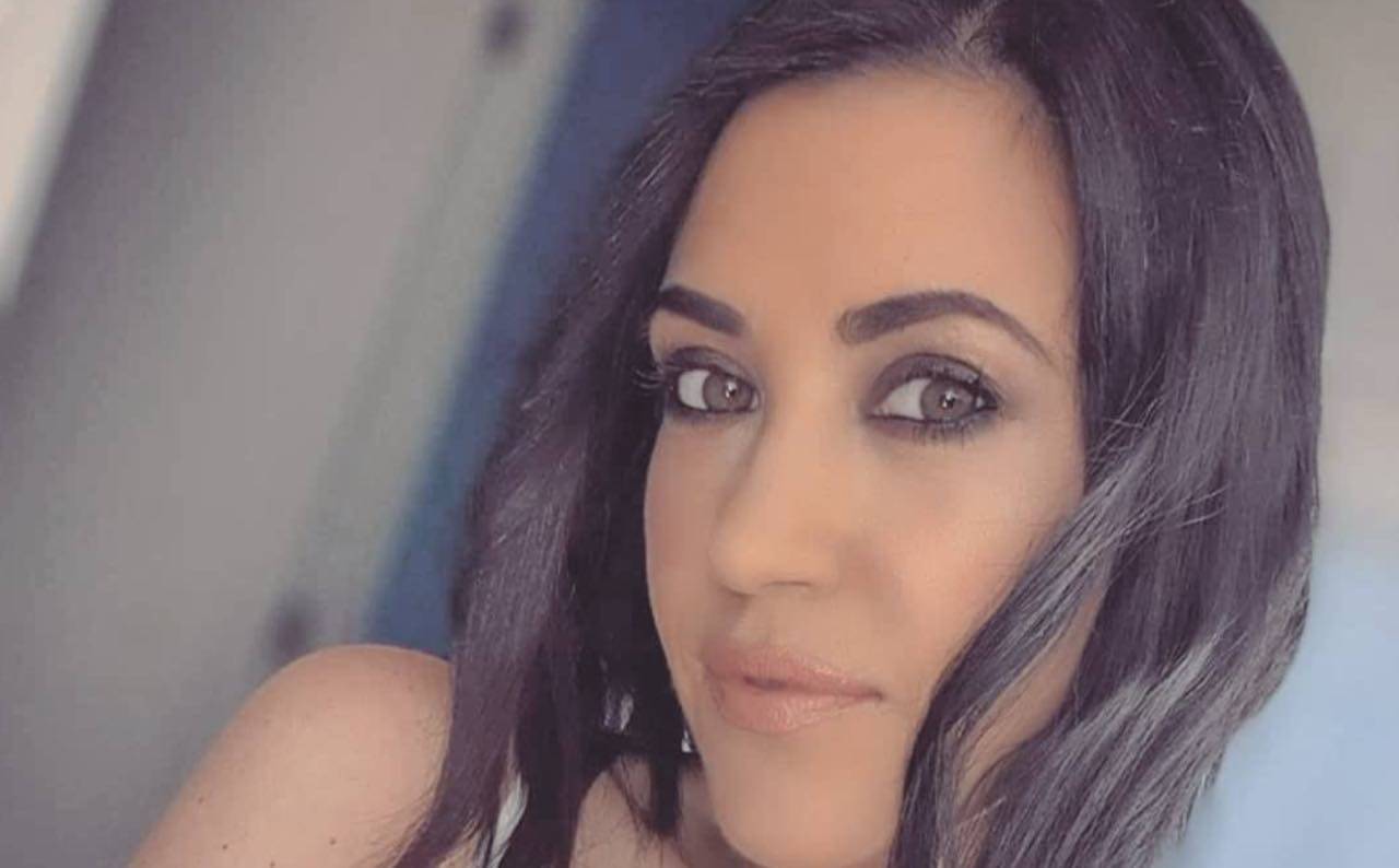 Claudia Ruggeri hot: il costume troppo stretto mostra tutto