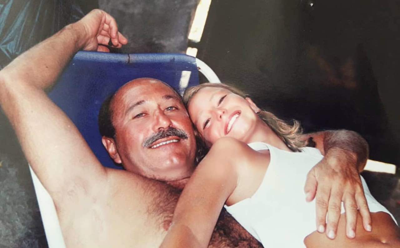 Qui era solo una bambina, oggi è una bellissima conduttrice: chi è?