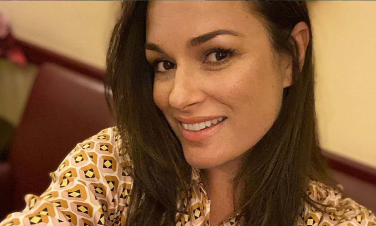 Alena Seredova splendida neomamma: lo scatto commuove