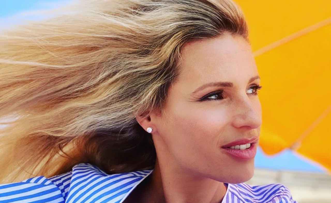 Top 5 estate 2020: le star più belle in costume da bagno - FOTO