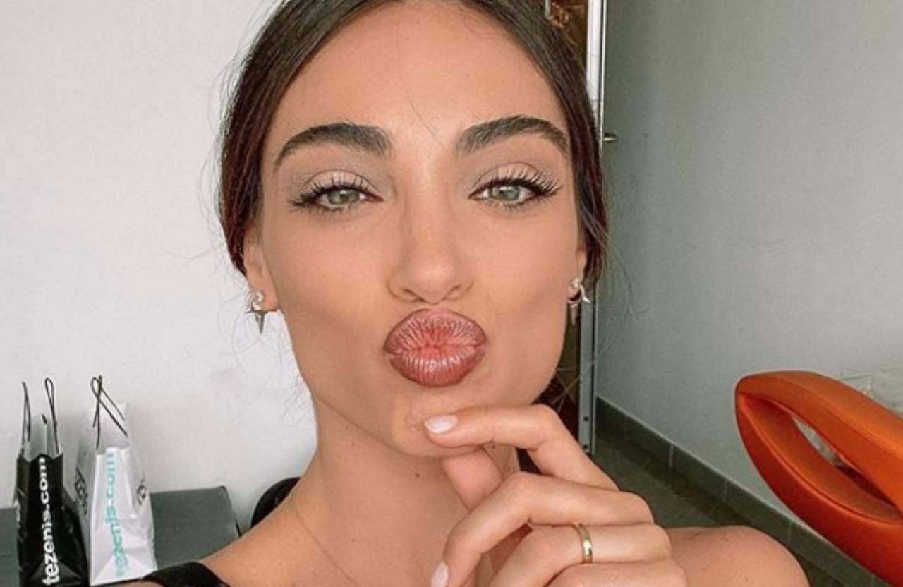 Lorella Boccia: la scollatura va oltre, i fan apprezzano