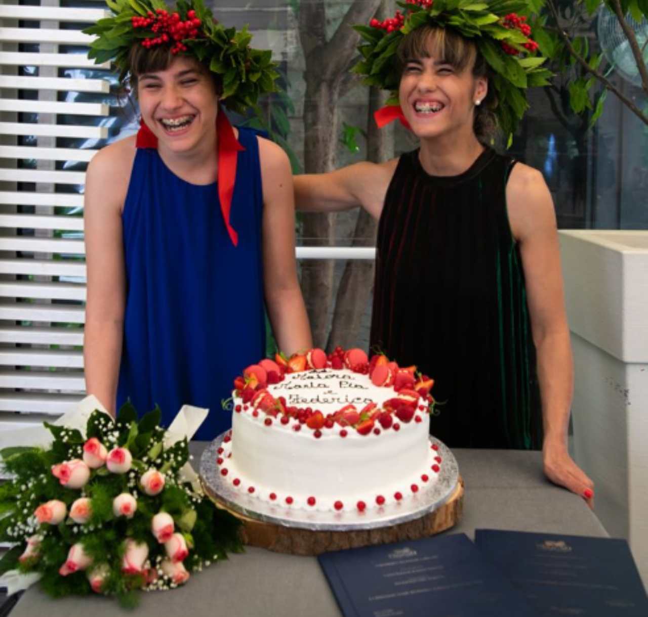 Gemelle non vedenti laureate 