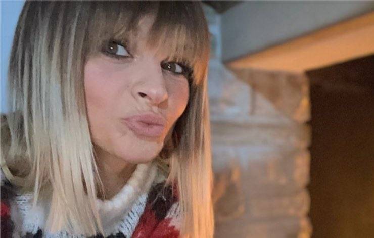 Da piccola un vero incanto, oggi è tra le cantanti più amate: chi è?