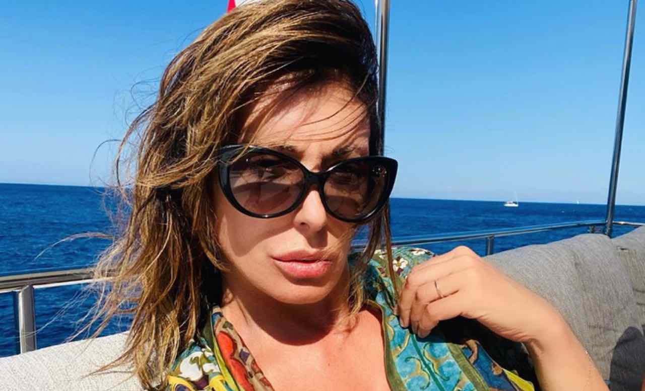 Sabrina Salerno sexy esplosiva: foto che “rompe il muro”