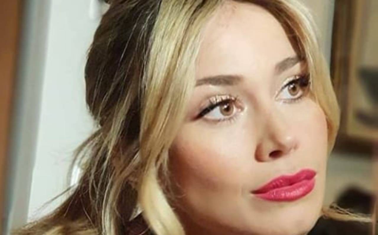 Diletta Leotta dea della natura: il vestito troppo corto fa impazzire