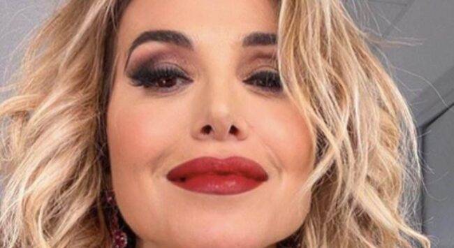 Barbara D'Urso fa le valigie: impegni, amore e critiche all'interno