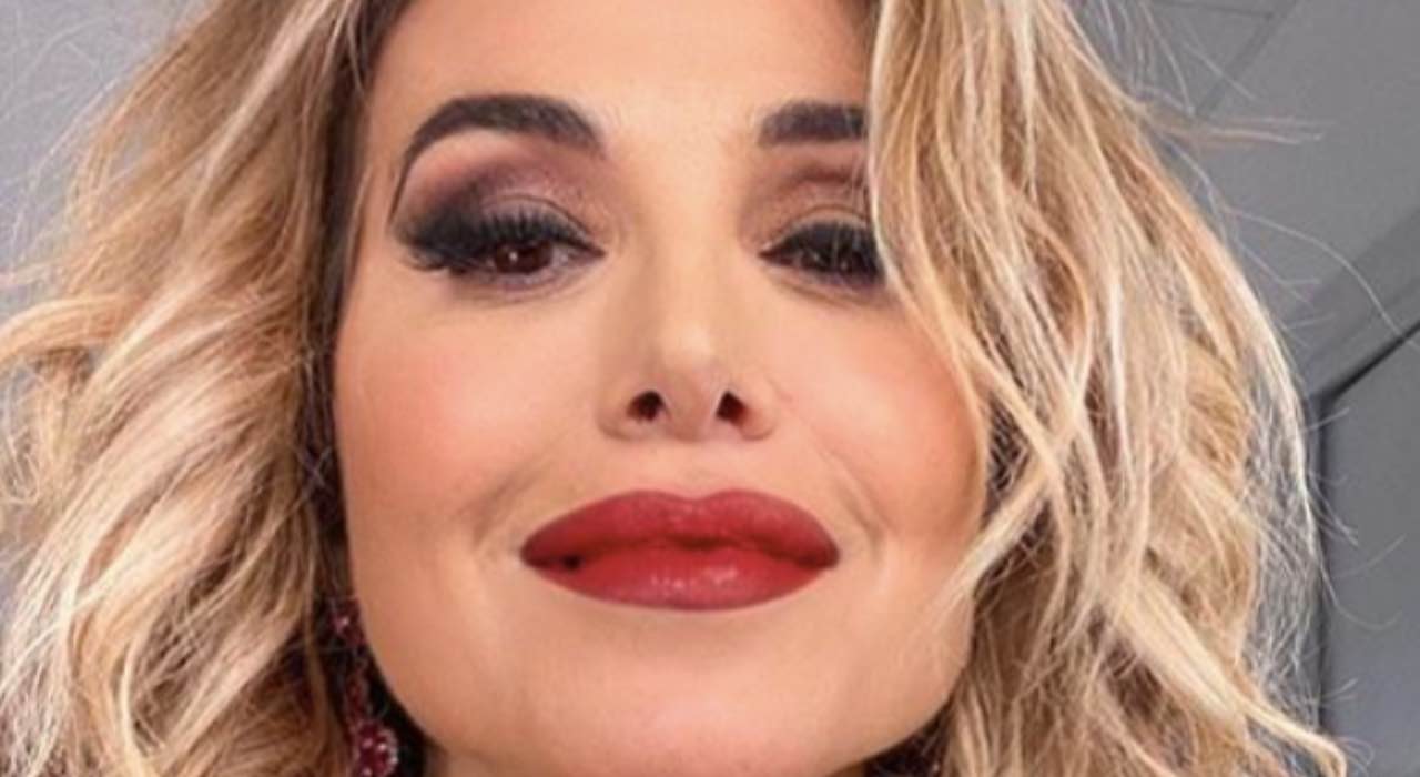 Barbara D'Urso fa le valigie: impegni, amore e critiche all'interno