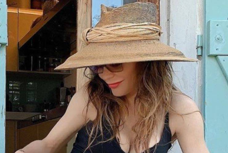 Naike Rivelli "Non ci prendiamo seriamente": il nudo colpisce