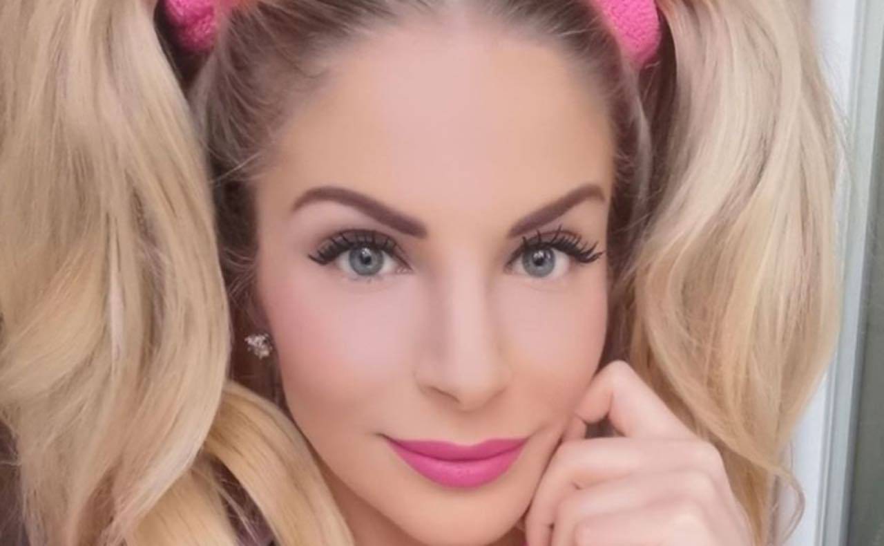 Francesca Cipriani paradisiaca senza intimo: come Eva nell’Eden