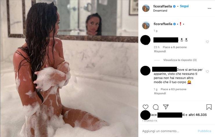 Raffaella Fico sexy in vasca da bagno: a coprirla solo la schiuma