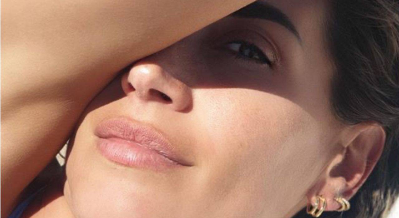 Melissa Satta da sogno in costume: "Boateng fortunato"