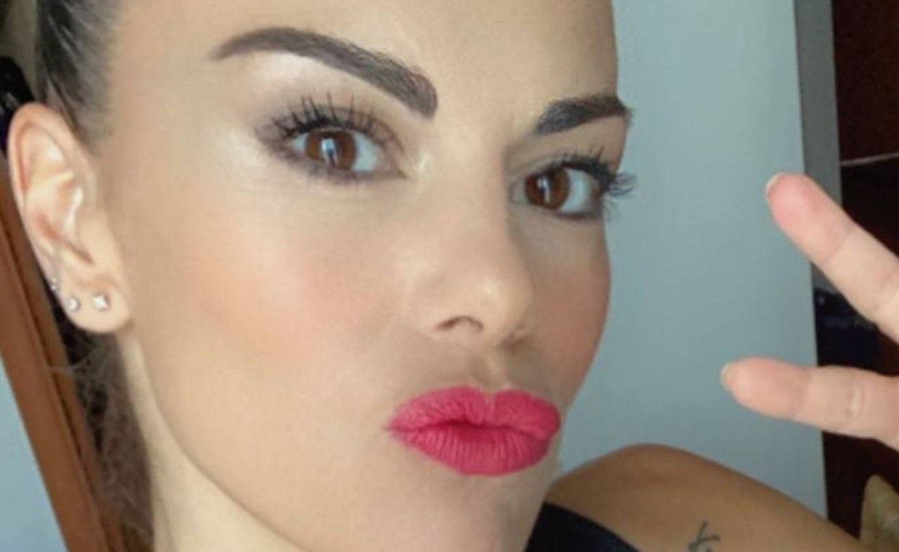 Bianca Guaccero mai vista così: primo piano e bikini da urlo