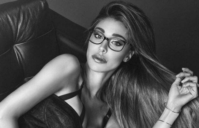 Belen Rodriguez, avete visto la story? Balla nuda allo specchio