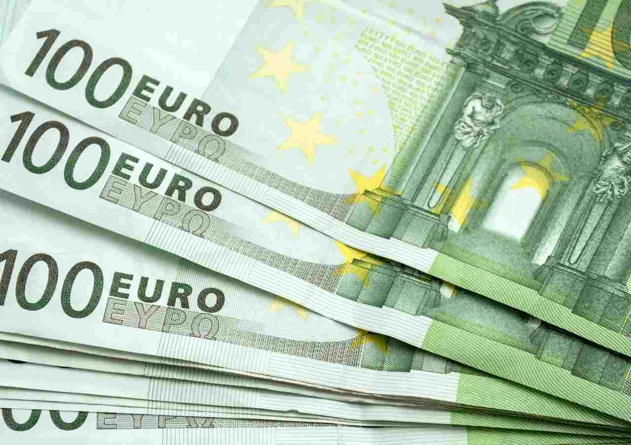 Bonus 100 euro e stop licenziamenti: tutte le novità
