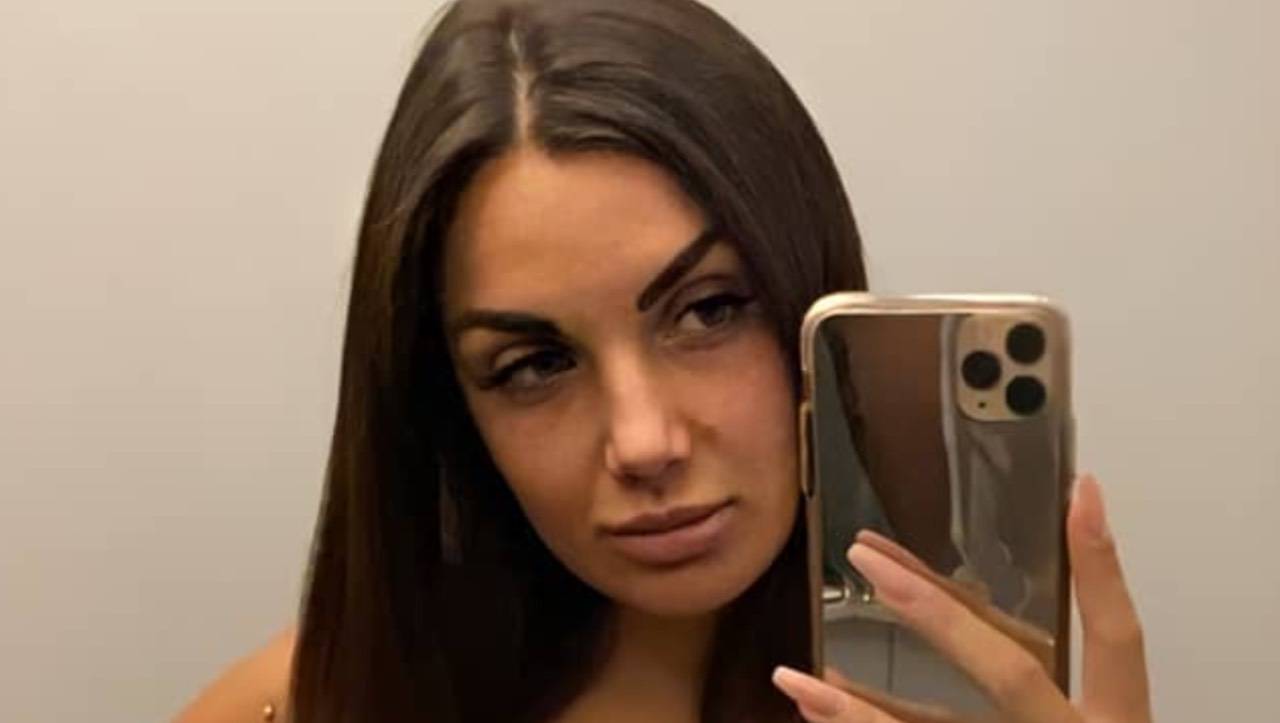 Elettra Lamborghini wow: il bianco non lascia spazio all'immaginazione