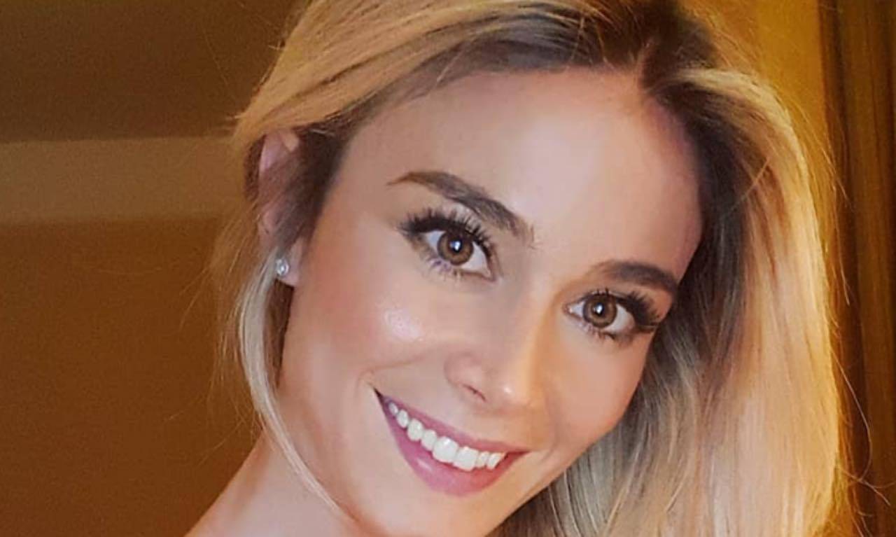 Diletta Leotta balletto sexy in bikini: poi il tuffo inaspettato