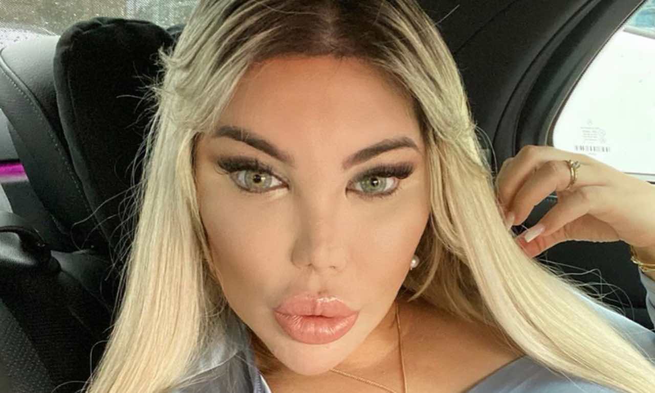 Ken umano diventa donna: le sue forme come quelle di una star