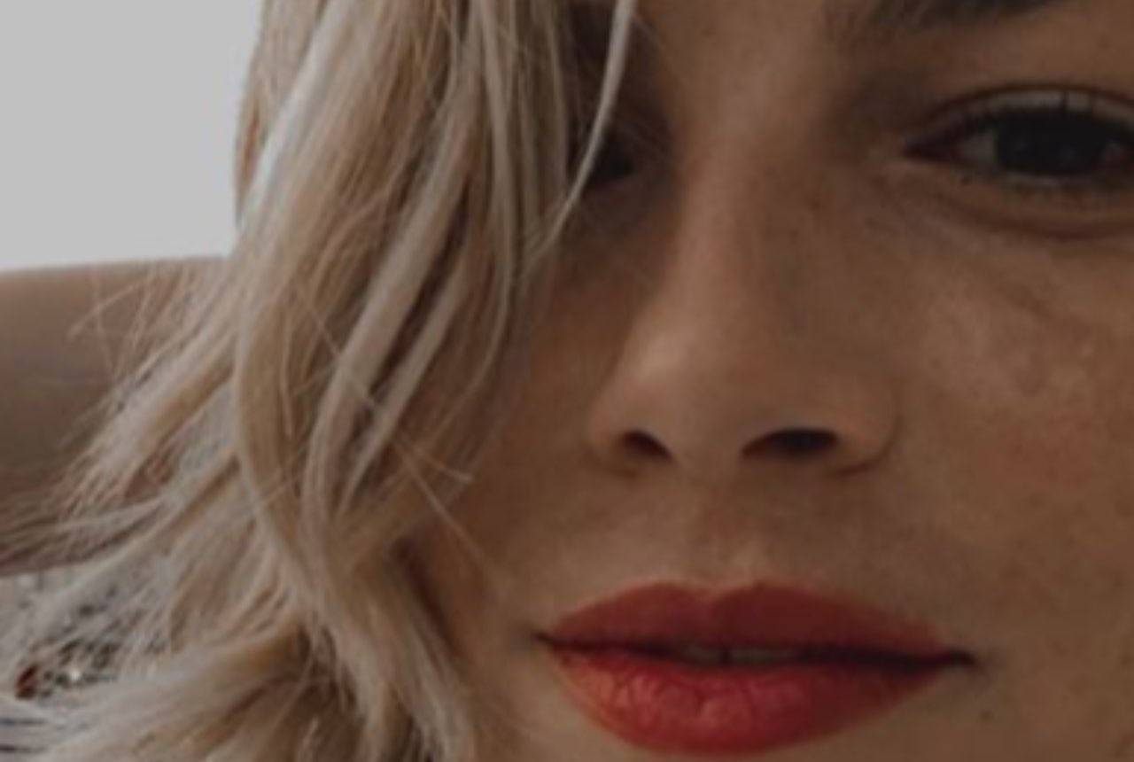 Emma Marrone pescatrice per un giorno: all'amo pesca l'amore?