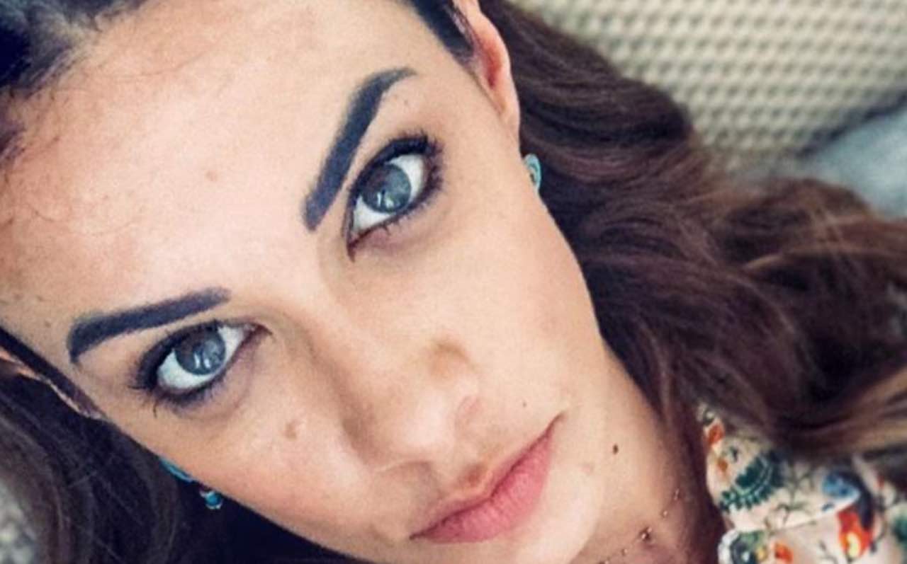 Melita Toniolo sexy bikini ma si sente sola: “il bisogno estremo di…”