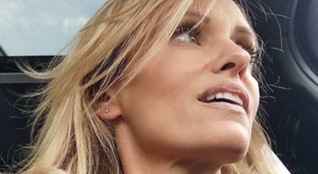 Justine Mattera intimo e forma al top: "perfezione della natura"